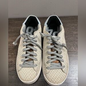 P448 John Margot women’s size 37 python embossed nubuck